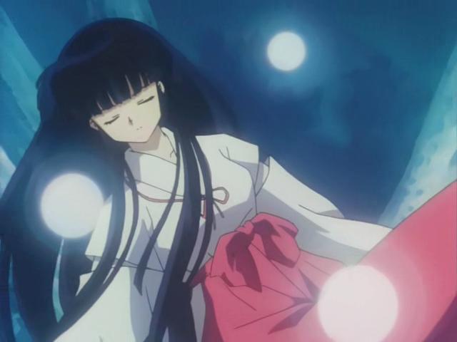 Otaku Gallery  / Anime e Manga / Inu-Yasha / Screen Shots / Episodi / 022 - Il sorriso malvagio, Kikyo tra la vita e la morte / 234.jpg